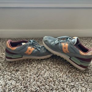 Sauconys Shadow Original xt600 Running